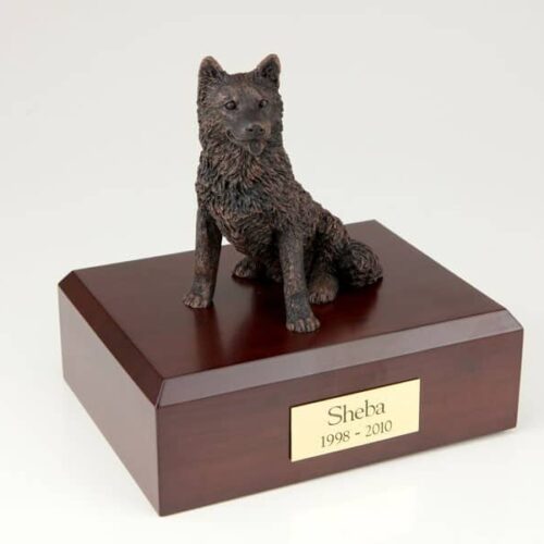 Bronze look Husky figurine cremation urn w/wood box