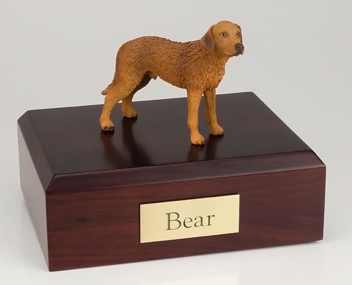 Chesapeake Bay Retriever figurine cremation urn w/wood box