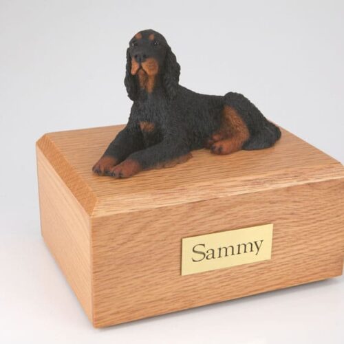 Gordon Setter figurine cremation urn w/wood box