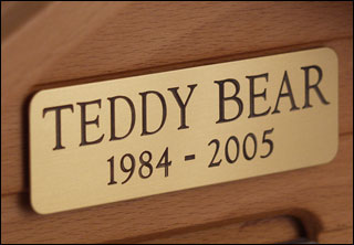 Brass nameplate for memorial urns. Rounded edges. Includes free engraving.