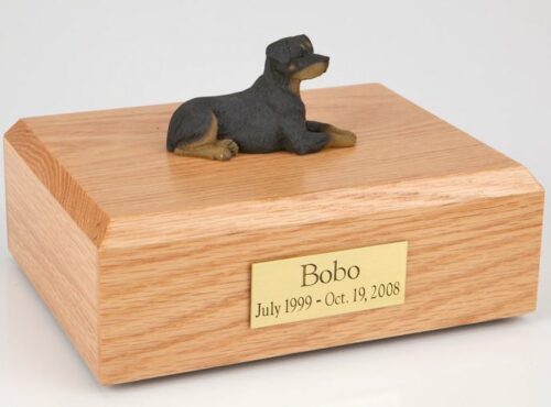 rottweiler_figurine_cremation_urn_4031 500x370