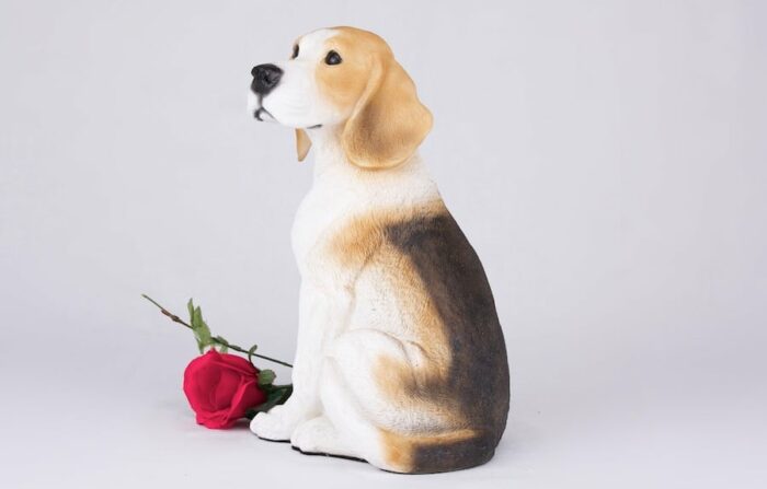 Beagle pet dog cremation urn figurine