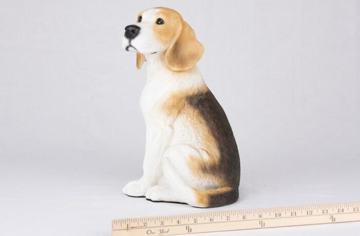 Beagle pet dog cremation urn figurine, with ruler