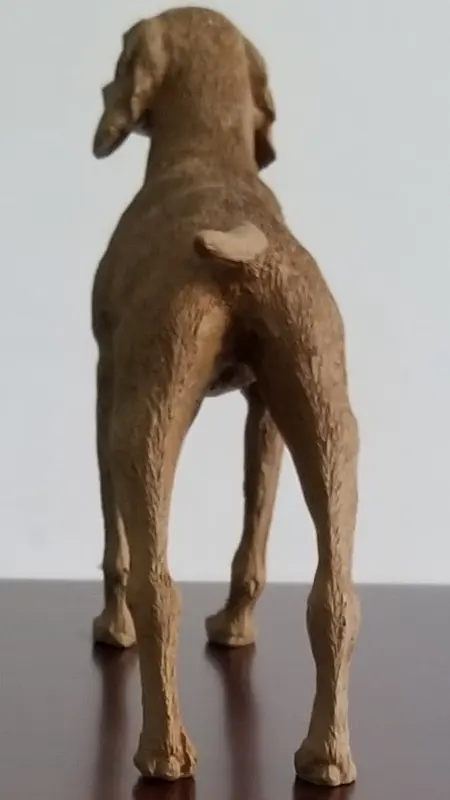 Vizsla dog figurine, rear